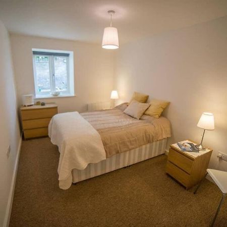 Champion Court Two Bedroom Flat Bristol Bagian luar foto