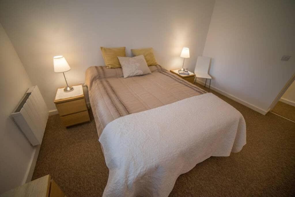 Champion Court Two Bedroom Flat Bristol Bagian luar foto